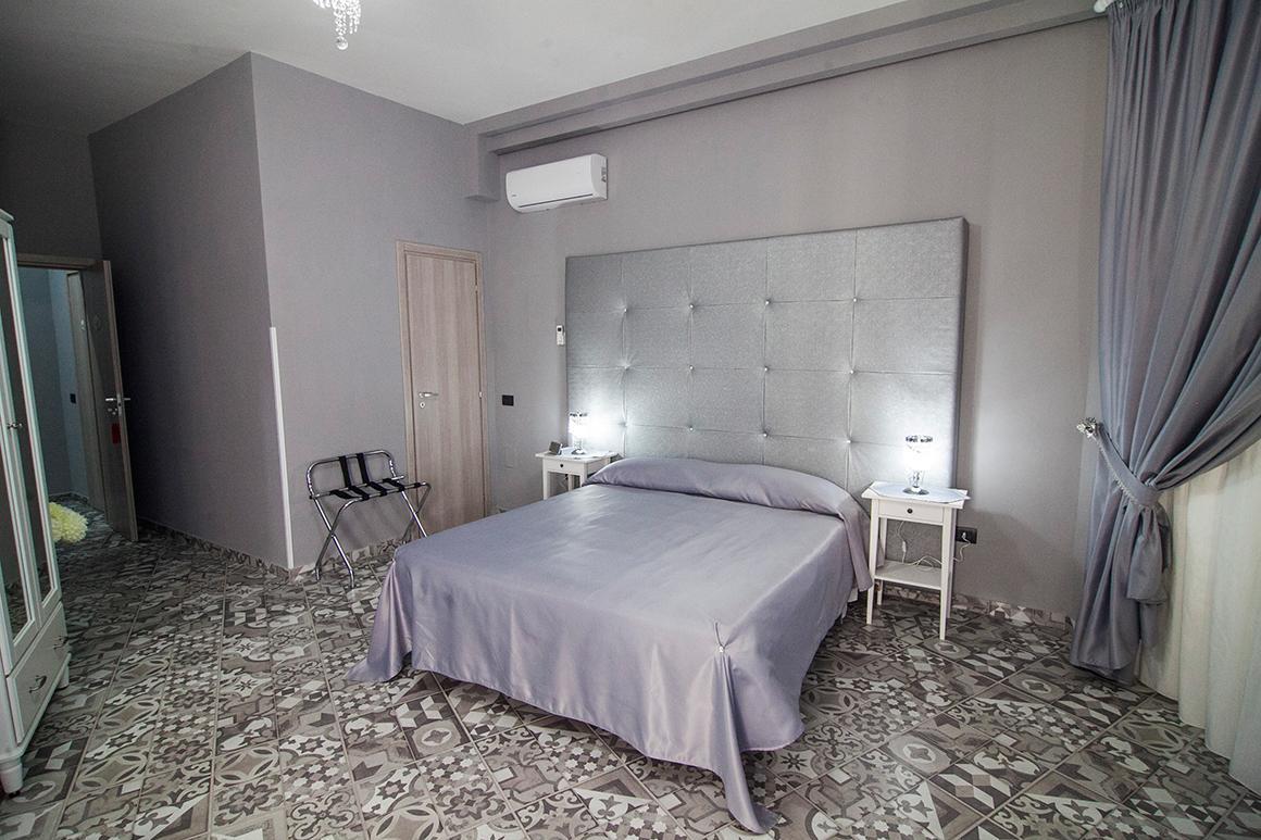 לינה וארוחת בוקר נאפולי Luxury מראה חיצוני תמונה